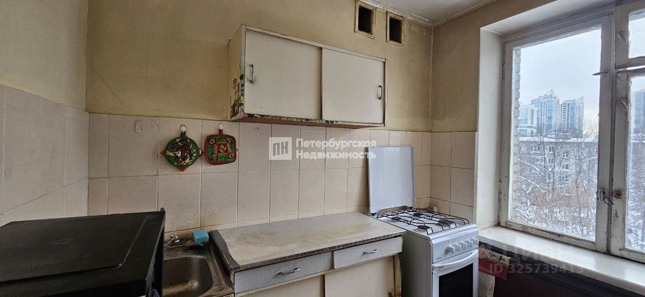 Продажа 1-комн квартиры на вторичном рынке проспект Космонавтов, 27К5