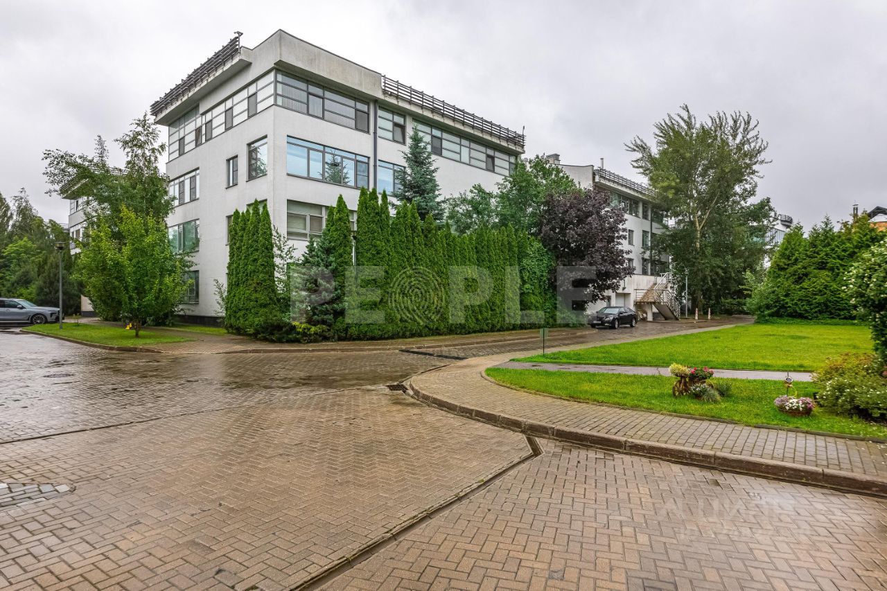 Продажа 5-комн квартиры на вторичном рынке Островной проезд, 6