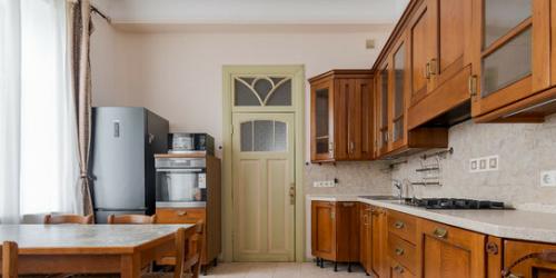 5-комн квартира улица Чаплыгина,  д. 1А