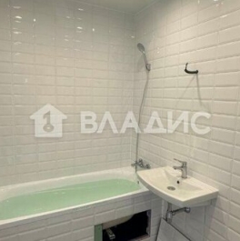 Продажа 2-комн квартиры на вторичном рынке Битца, Южный бульвар,  д. 8