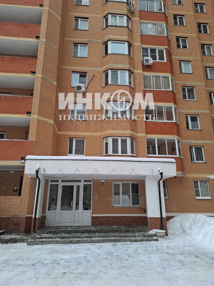 Продажа 4-комн квартиры на вторичном рынке Нахабино пгт, улица 11 Саперов, 3