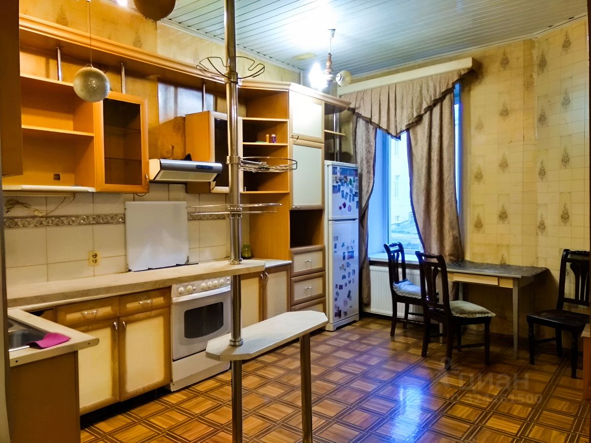 Продажа 2-комн квартиры на вторичном рынке Вознесенский проспект, 55