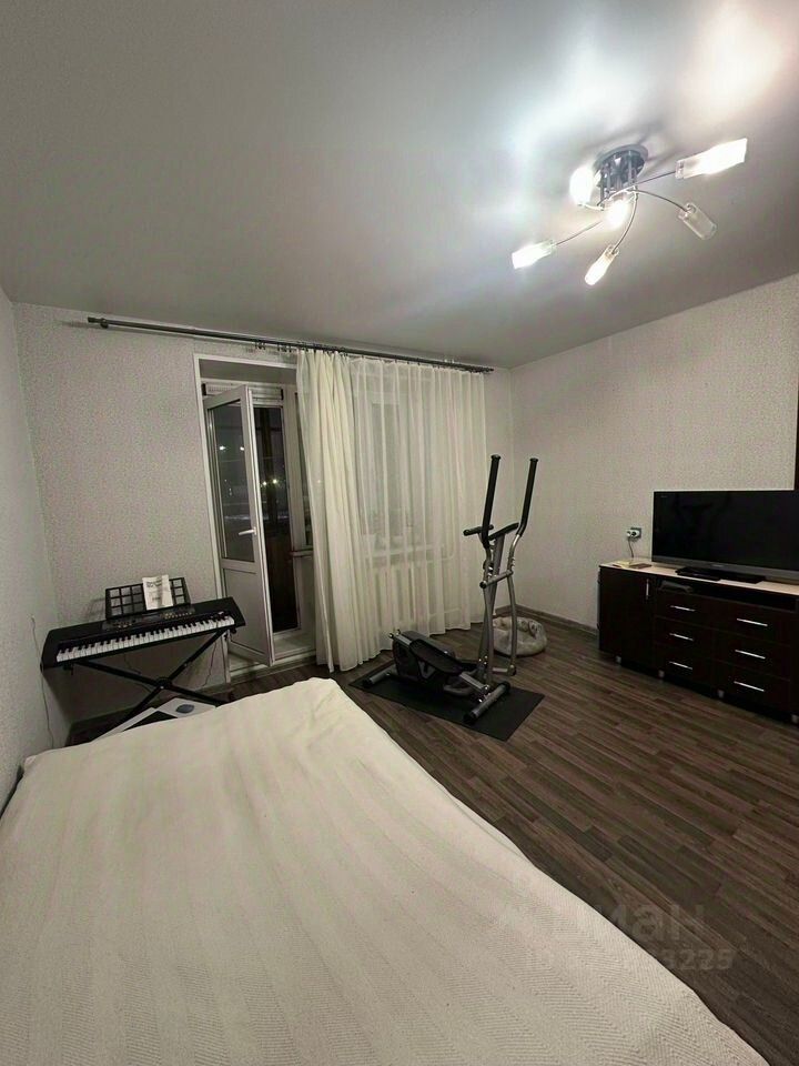 Продажа 3-комн квартиры на вторичном рынке улица Ильюшина, 15К1