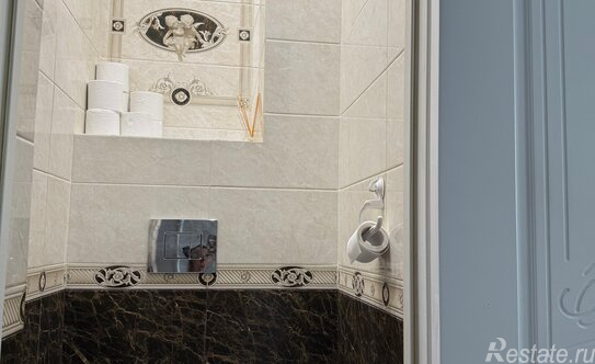 Продажа 4-комн квартиры на вторичном рынке улица Маршала Захарова,  д. 12 к2