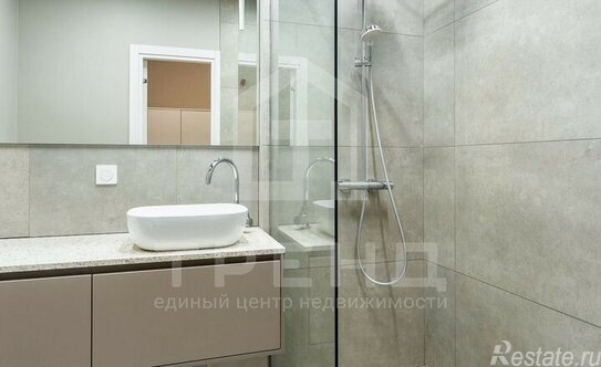 Продажа 2-комн квартиры на вторичном рынке улица Дыбенко