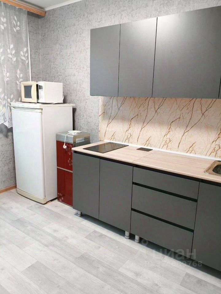 Аренда 2-комн квартиры на вторичном рынке проспект Нововатутинский, 8