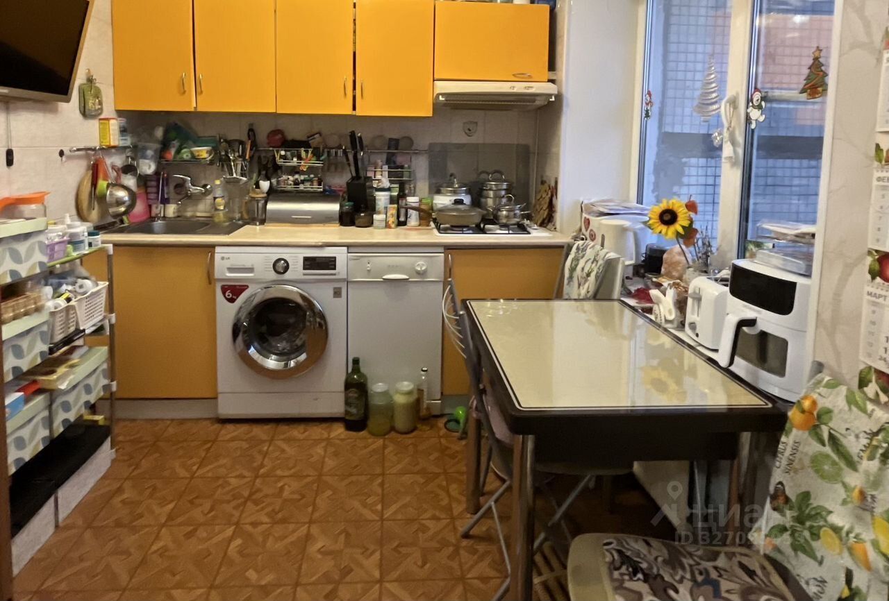 Продажа 3-комн квартиры на вторичном рынке проспект Науки, 18