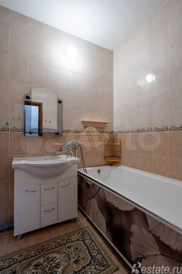 Продажа 3-комн квартиры на вторичном рынке ул Оптиков,  д. 49,  к. 2