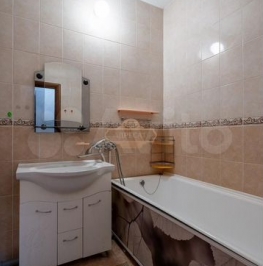 Продажа 3-комн квартиры на вторичном рынке ул Оптиков,  д. 49,  к. 2