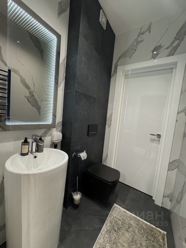 Продажа 2-комн квартиры на вторичном рынке улица Маршала Рыбалко, 2к9