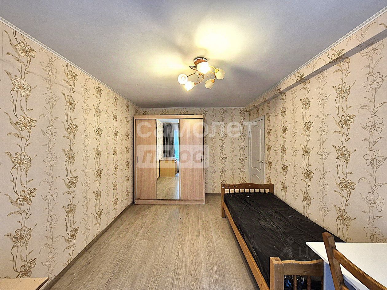 Продажа 2-комн квартиры на вторичном рынке Западный мкр, улица Рабочая, 45