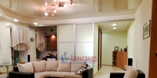 3-комн квартира Старо-Петергофский пр.,  д. 15