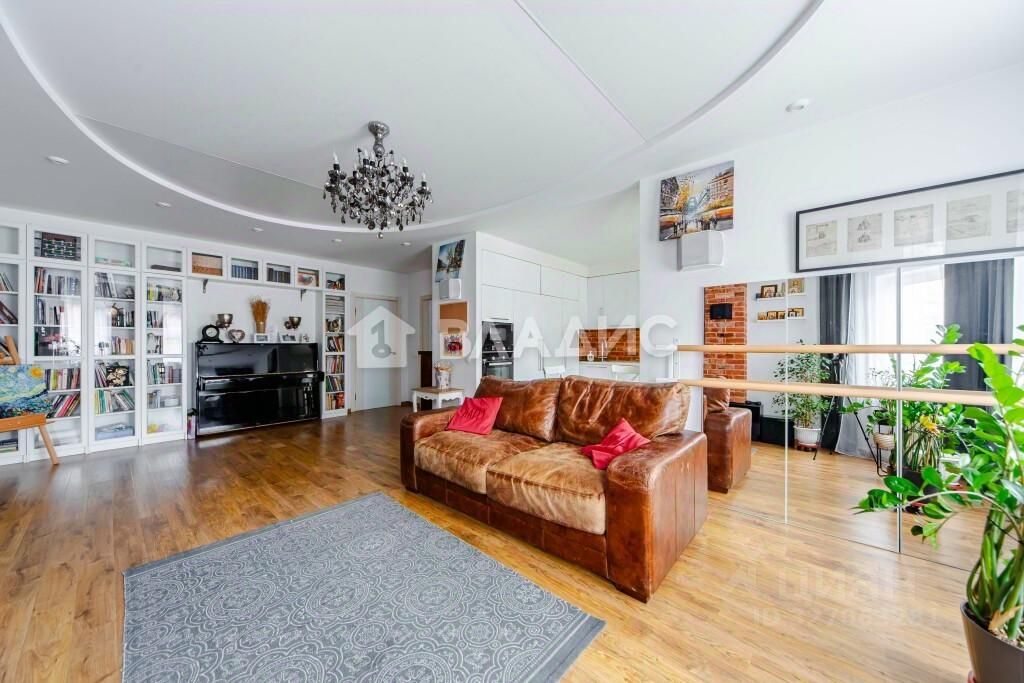 Продажа 4-комн квартиры на вторичном рынке Наличная улица, 48к1