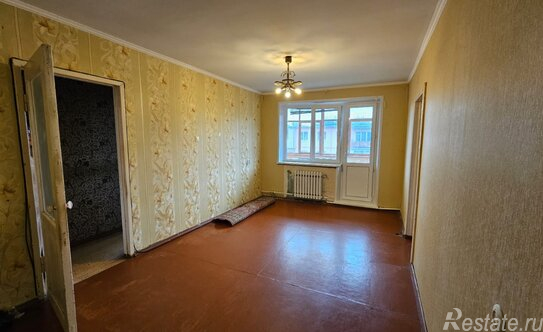 Продажа 2-комн квартиры на вторичном рынке Серпухов, Советская улица,  д. 100В