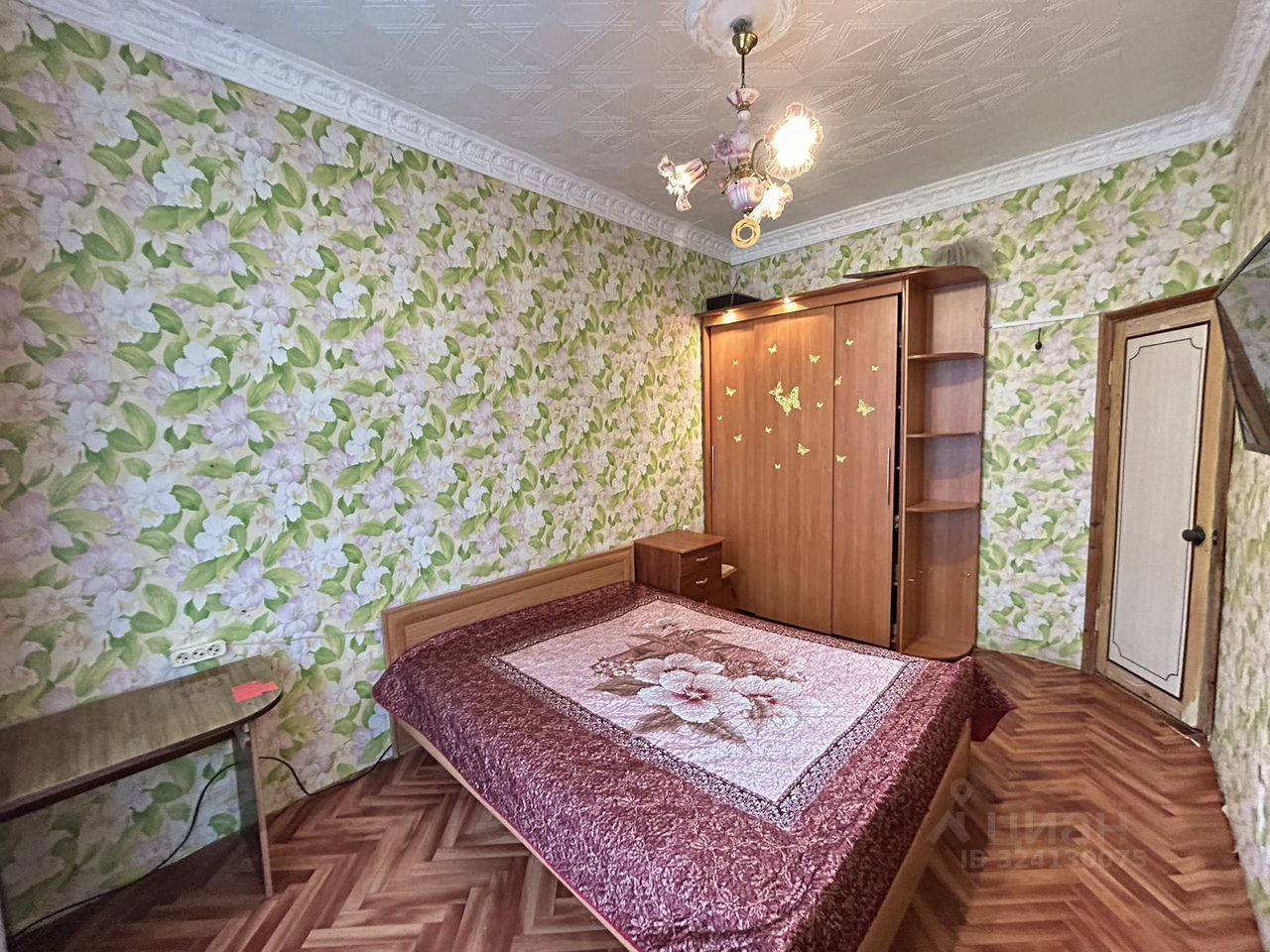 Продажа 3-комн квартиры на вторичном рынке пос. Металлострой, улица Максима Горького, 5/10