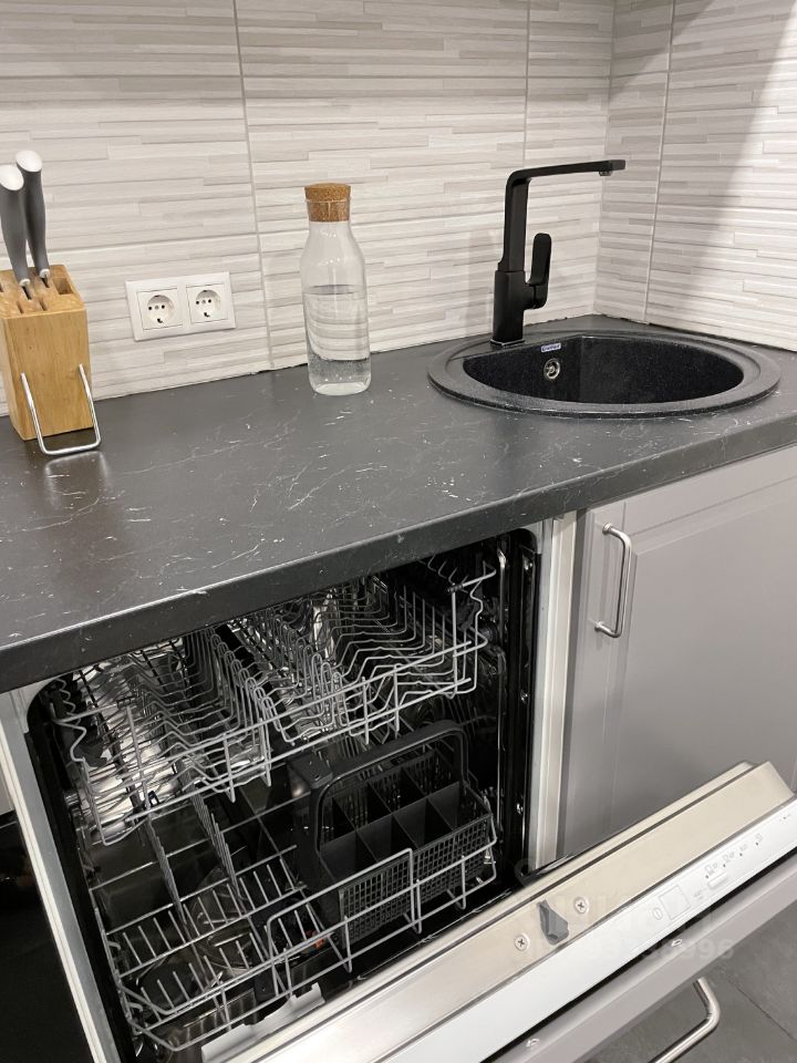 Продажа 1-комн квартиры на вторичном рынке улица Багрицкого, 18