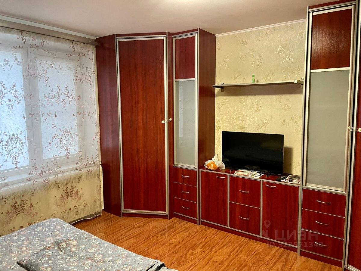 Аренда 2-комн квартиры на вторичном рынке Снежная улица, 12