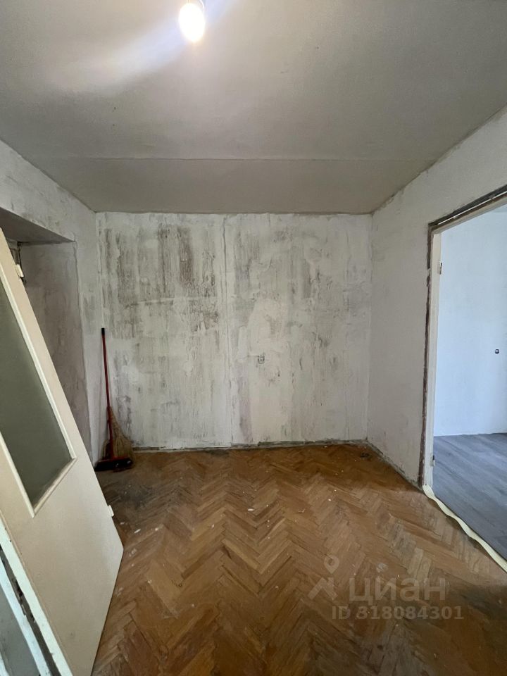 Продажа 2-комн квартиры на вторичном рынке улица Орджоникидзе, 55