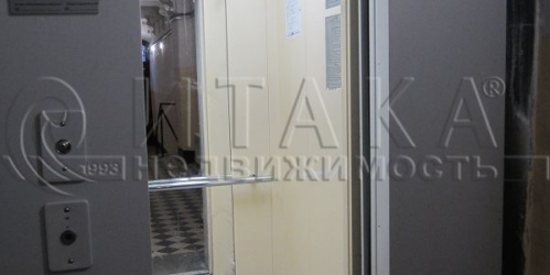 4-комн квартира 11-я В.О.,  д. 46