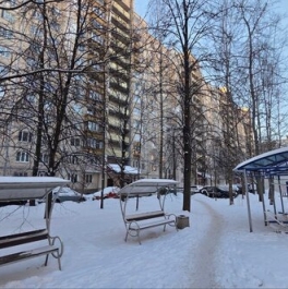 Продажа 2-комн квартиры на вторичном рынке Композиторов ул,  д. 5