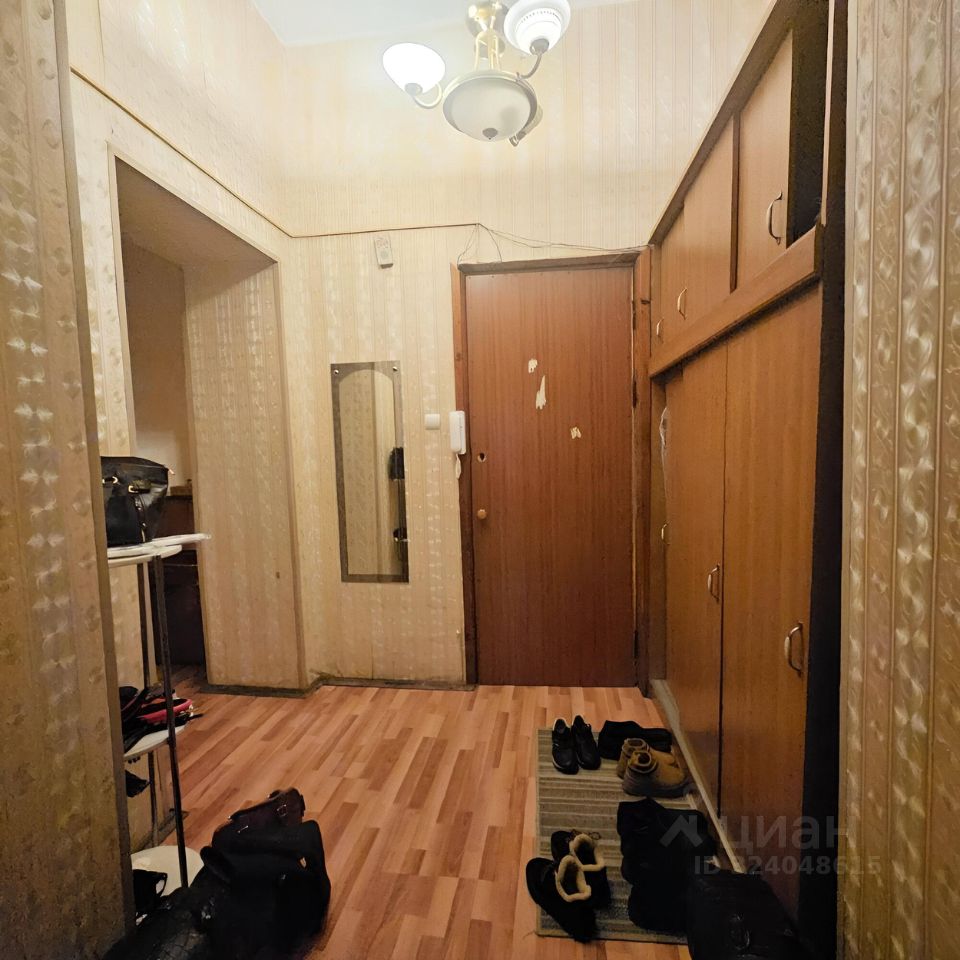 Продажа 3-комн квартиры на вторичном рынке Шпалерная улица, 28