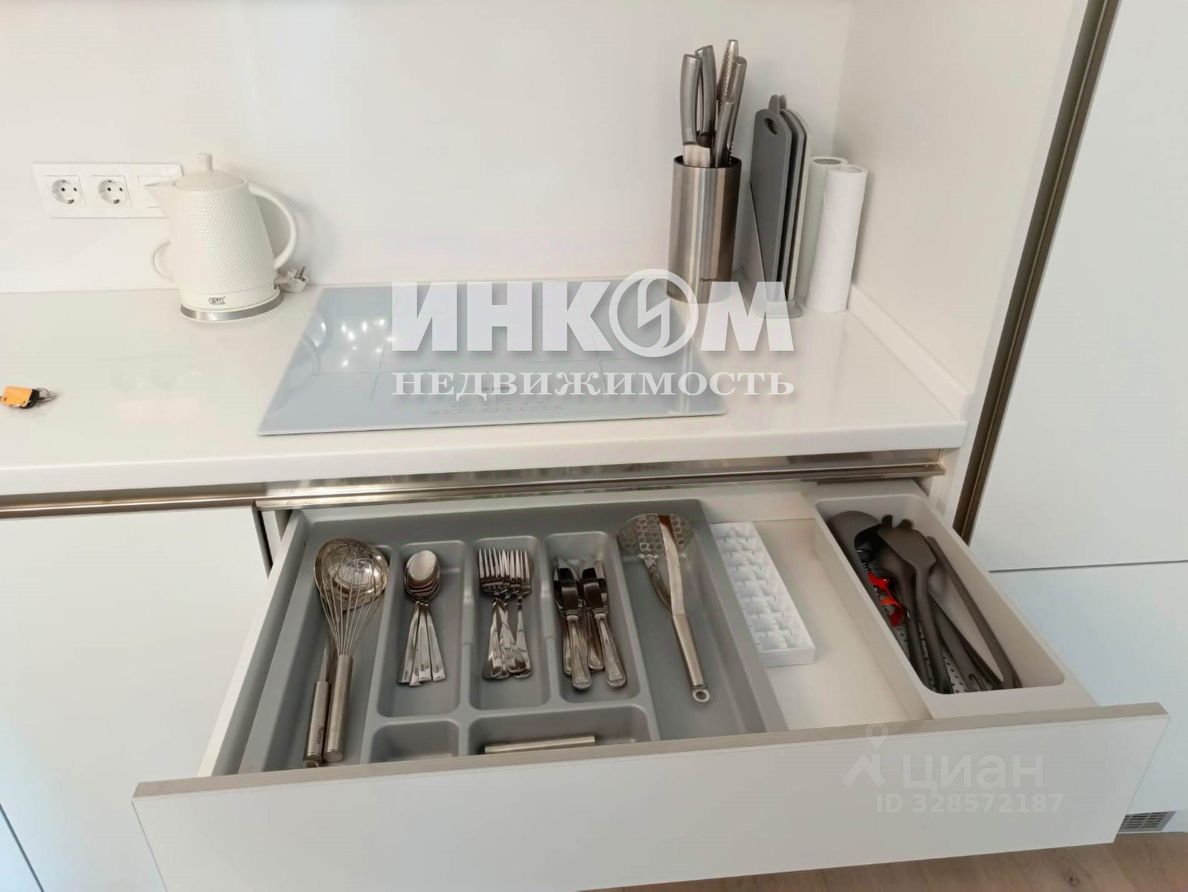 Продажа 1-комн квартиры на вторичном рынке Летниковская улица,  д. 13