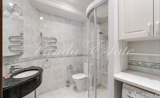 Продажа 4-комн квартиры на вторичном рынке Головин Б. пер,  д. 2