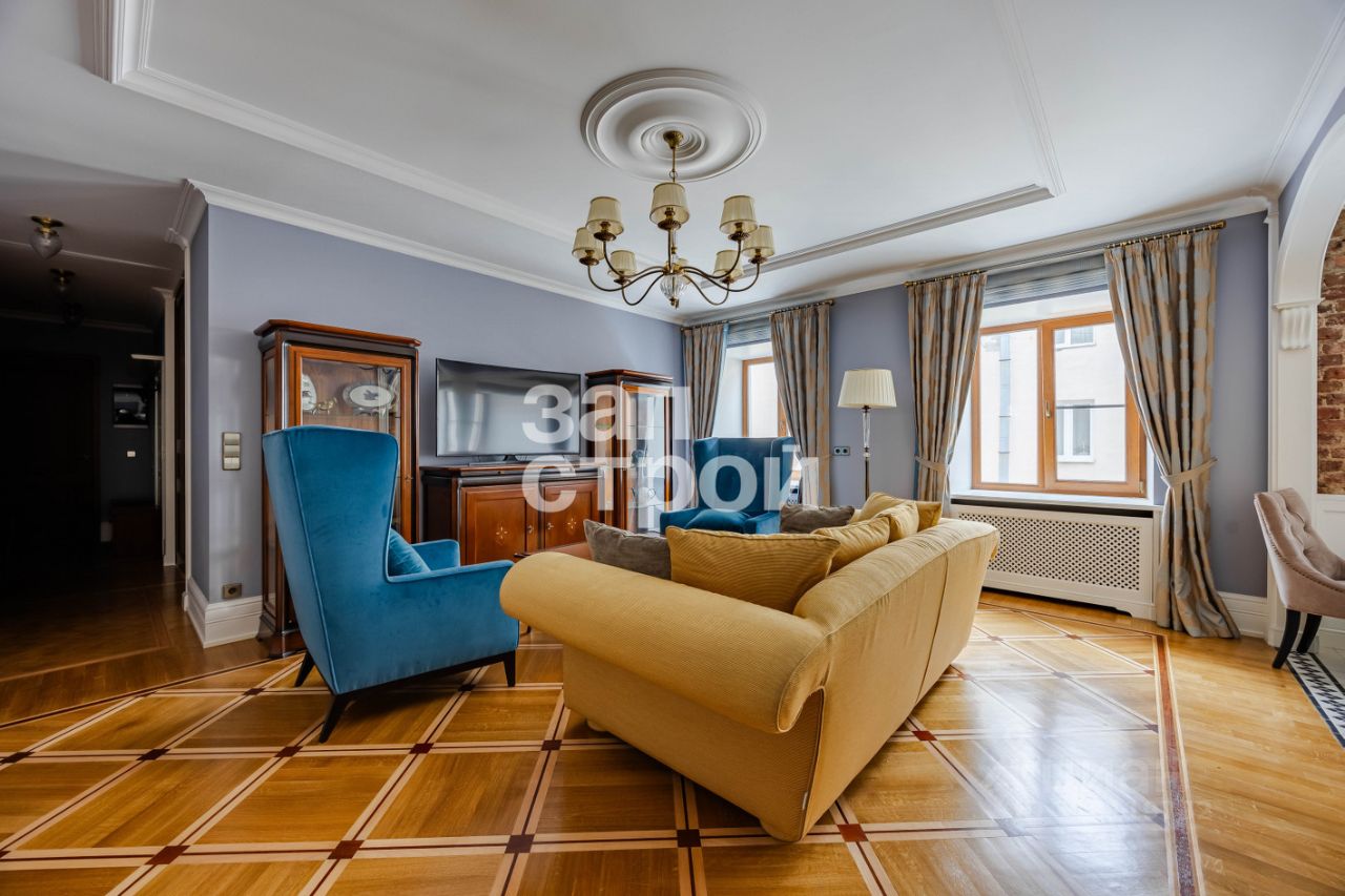 Продажа 2-комн квартиры на вторичном рынке переулок Апраксин, 7Б