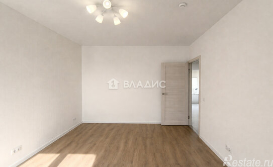 Продажа 2-комн квартиры на вторичном рынке Сиреневый бульвар,  д. 4/7