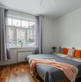 Продажа 4-комн квартиры на вторичном рынке Сестрорецк г, Николая Соколова ул,  д. 36