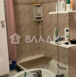 Продажа 2-комн квартиры на вторичном рынке Осенний б-р,  д. 10,  к. 1