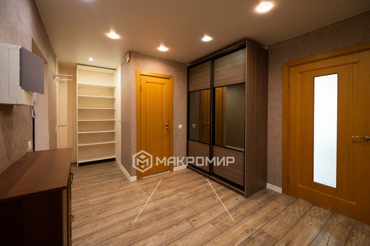 Продажа 3-комн квартиры на вторичном рынке дорога Кушелевская, 3к13
