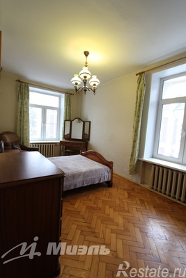 Продажа 2-комн квартиры на вторичном рынке Серпов пер,  д. 3к5