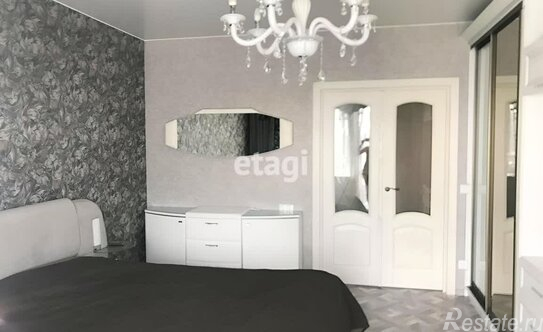 Продажа 2-комн квартиры на вторичном рынке ул Бадаева,  д. 6,  к. 1