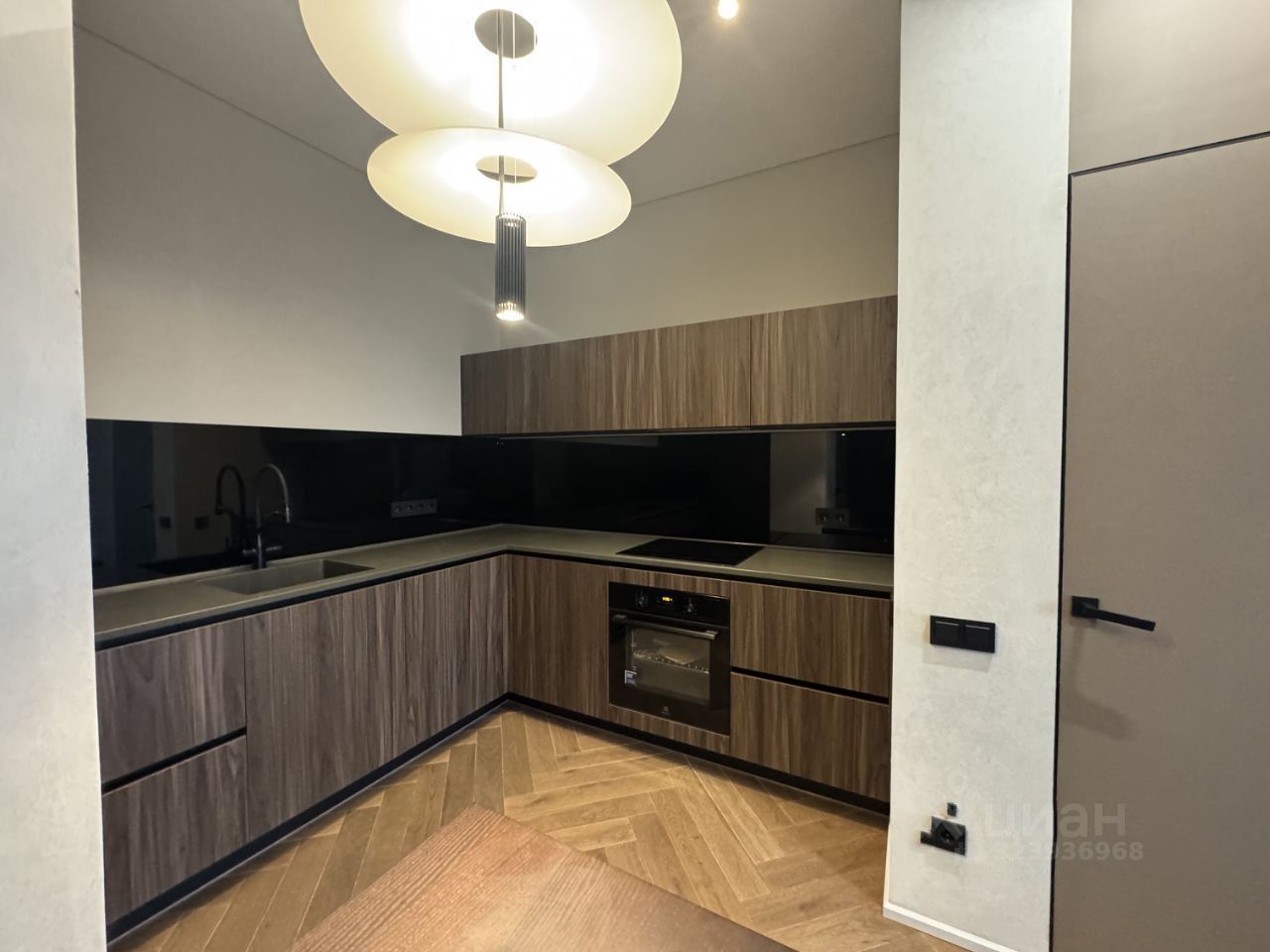 Продажа 3-комн квартиры на вторичном рынке улица Усачева, 2С3