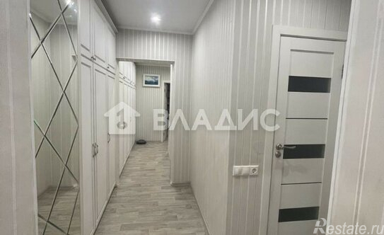 Продажа 4-комн квартиры на вторичном рынке ул Авиаторов,  д. 5,  к. 6