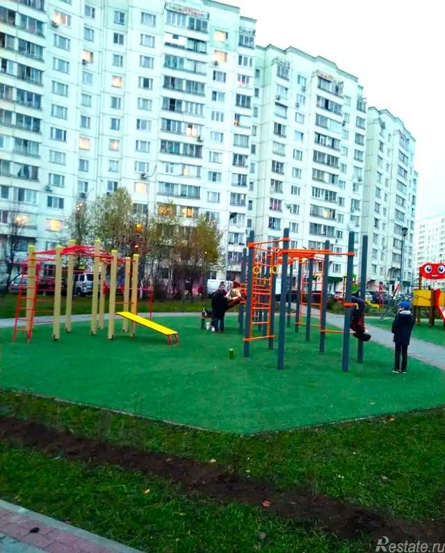 Продажа 1-комн квартиры на вторичном рынке Изюмская ул,  д. 43