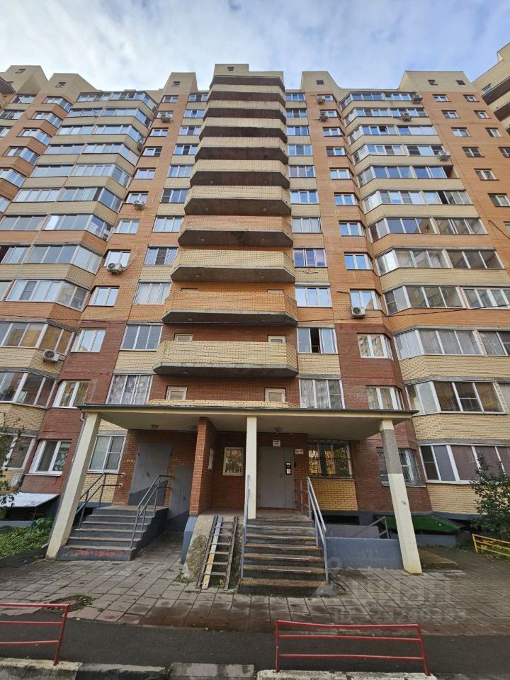 Продажа 2-комн квартиры на вторичном рынке д. Малые Вяземы, Петровское шоссе, 5