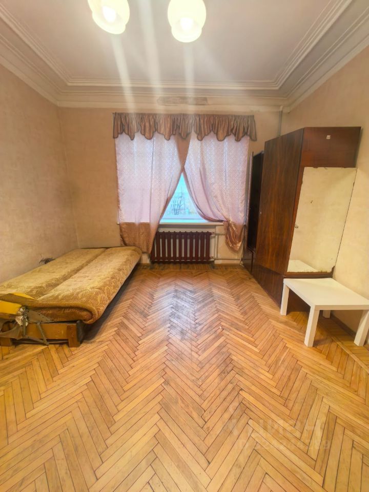 Продажа 5-комн квартиры на вторичном рынке Звенигородская улица, 12/17