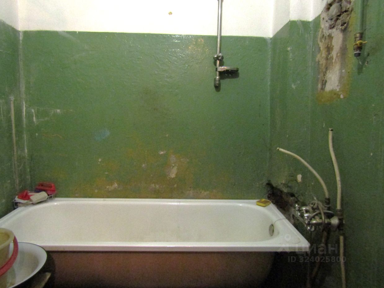 Продажа 2-комн квартиры на вторичном рынке улица Коммуны, 54к2