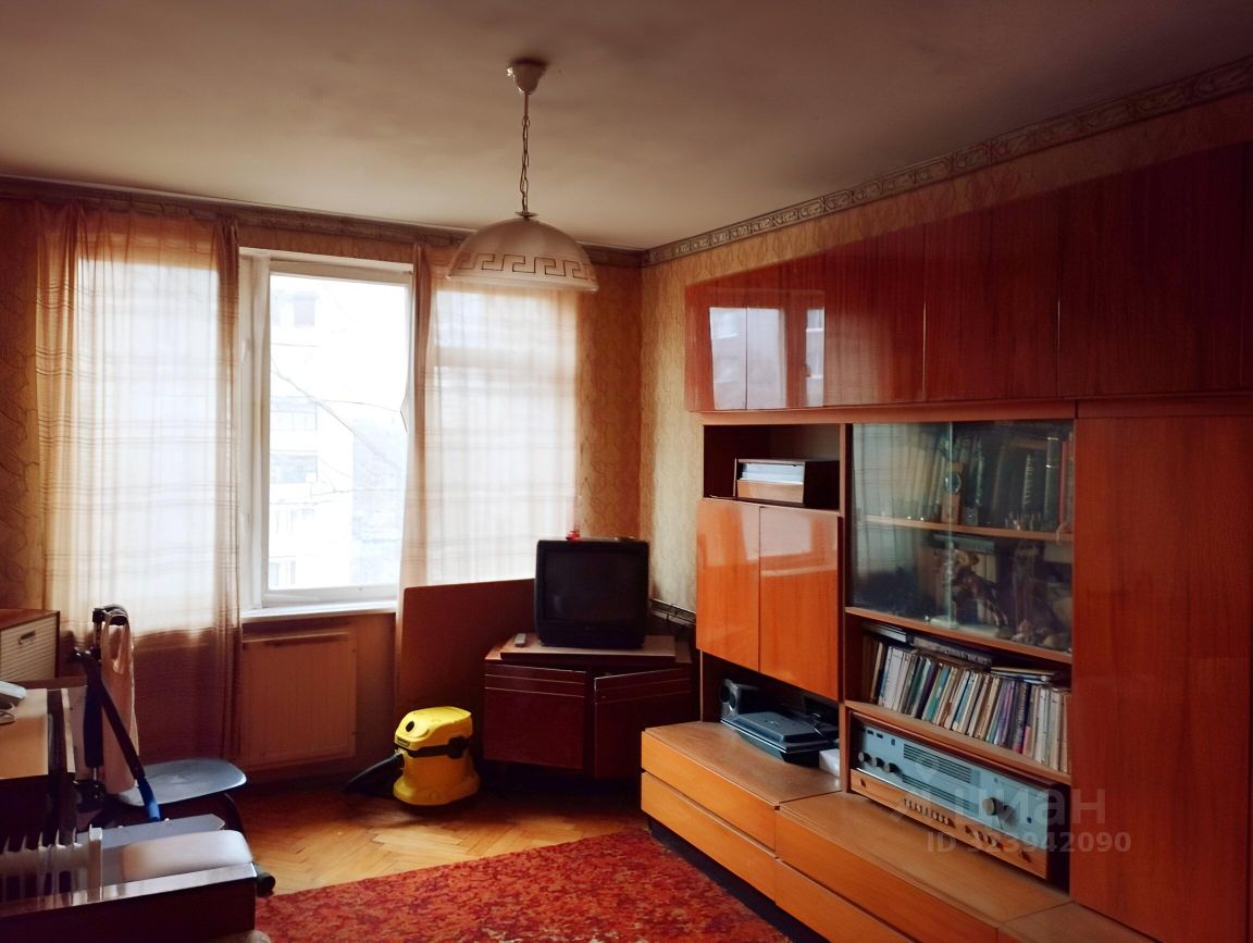 Продажа 2-комн квартиры на вторичном рынке улица Турку, 19К2