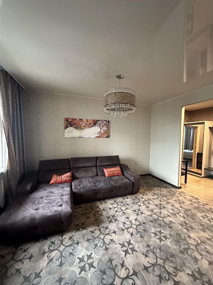 Аренда 2-комн квартиры на вторичном рынке проспект Большевиков, 11к2