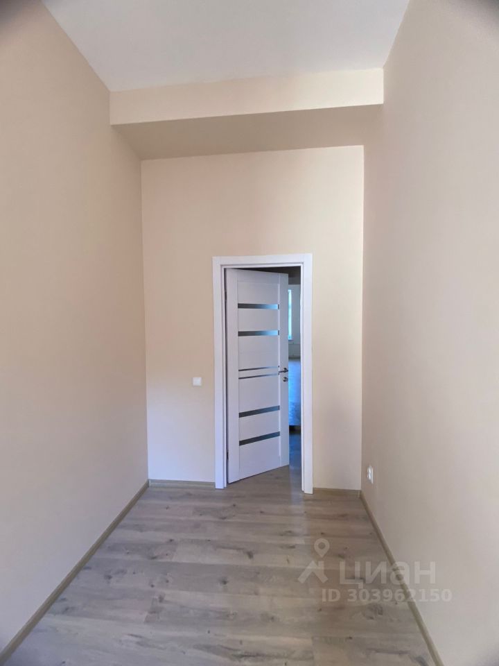 Продажа 1-комн квартиры на вторичном рынке Ломоносов, Дворцовый проспект, 14/9