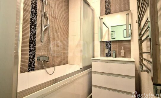 Продажа 6-комн квартиры на вторичном рынке ул Черняховского,  д. 13/1