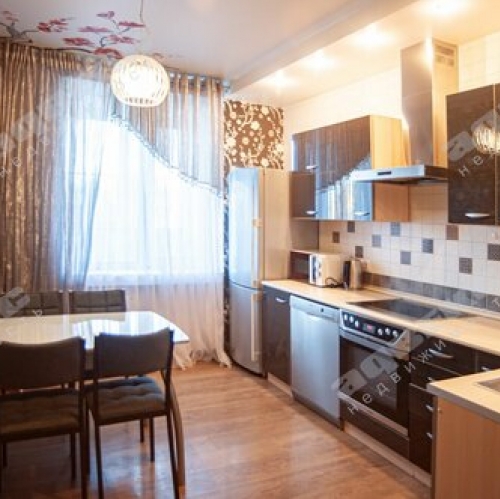 3-комн квартира Камышовая улица