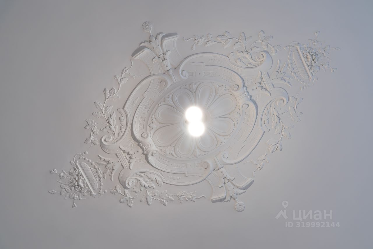 Продажа 2-комн квартиры на вторичном рынке 15-я Васильевского острова линия, 70