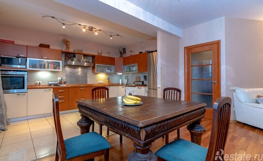 Продажа 3-комн квартиры на вторичном рынке улица Одоевского,  д. 28