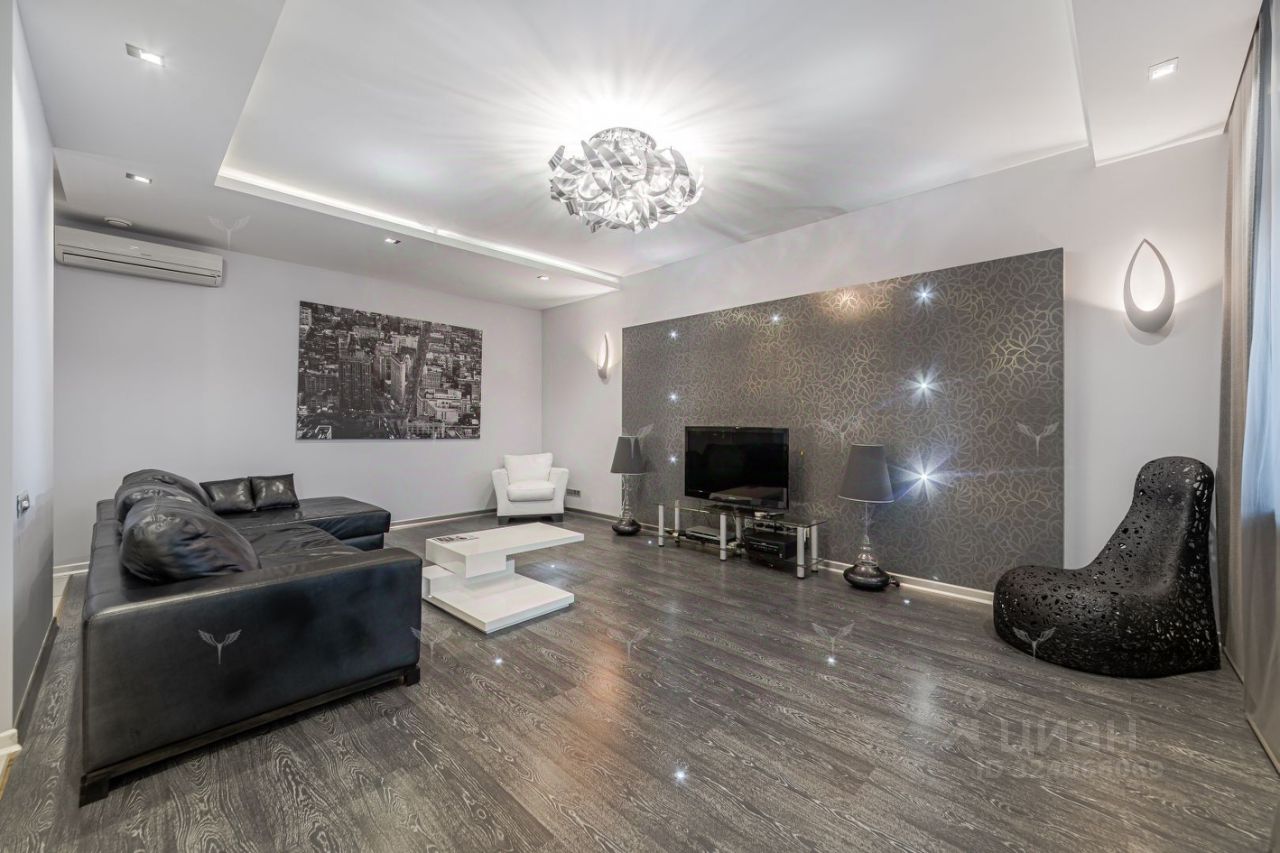 Продажа 3-комн квартиры на вторичном рынке Чапаевский переулок, 3