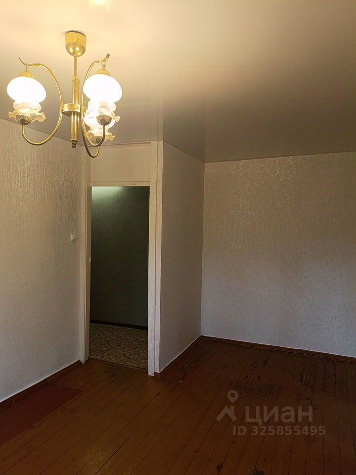 Продажа 3-комн квартиры на вторичном рынке Красное Село, Гатчинское шоссе, 11