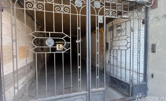 Продажа 4-комн квартиры на вторичном рынке ул Кирочная,  д. 22